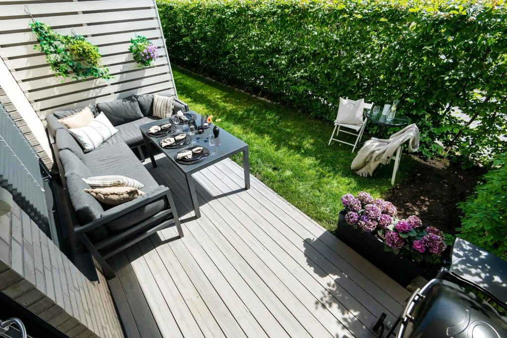 A beautiful shot of a clean deck brought to you by Gotta Guy PA, LLC.